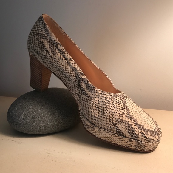 PRADA RARE VINTAGE AUTHENTIC SNAKESKIN HEELS - Picture 1 of 16